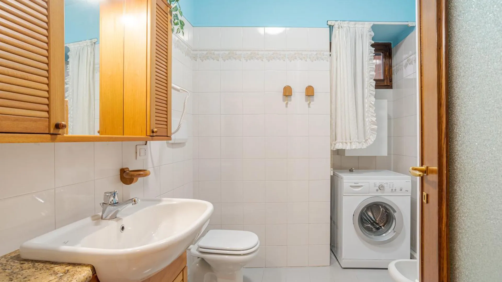 Appartement Maison Laghee-Bright Apt With Balcony, Lake View! Carate Urio Italië