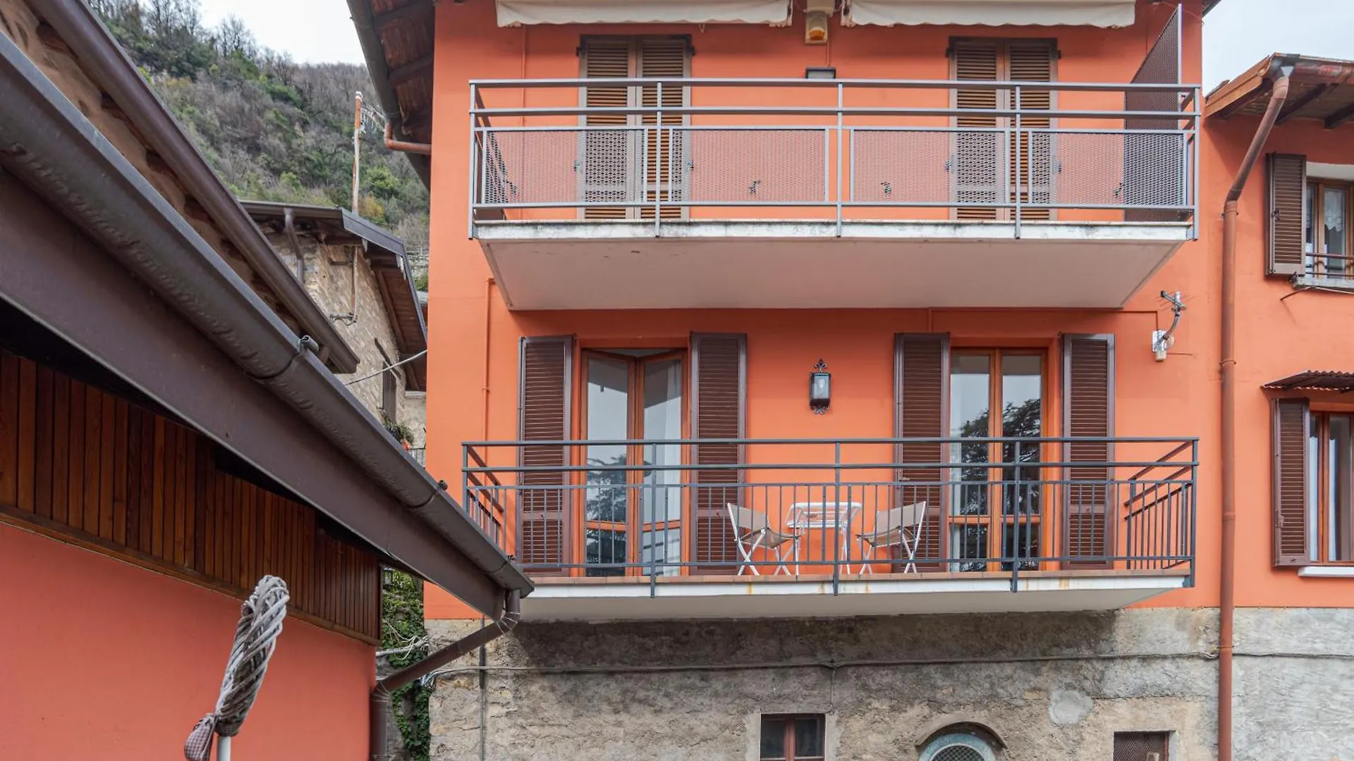 Maison Laghee-Bright Apt With Balcony, Lake View! Carate Urio Appartement